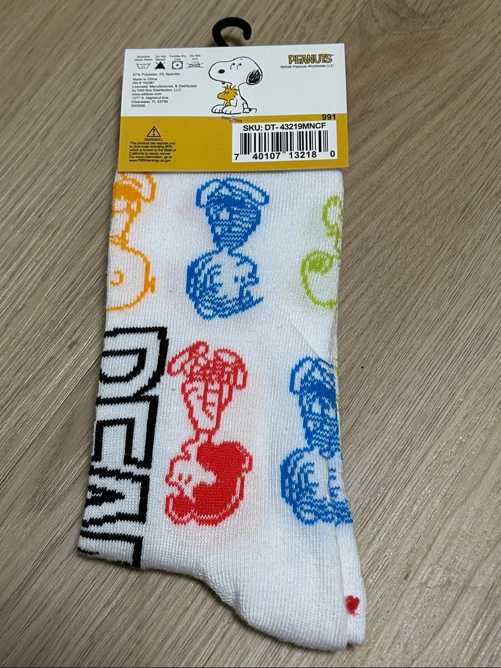 Peanuts Unisex Crew Socks-White with Snoopy and friends Fits Shoe Size 6-12 NEW